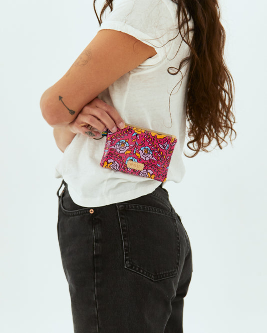 WOMAN HOLDING CONSUELA  POUCH WALLET "MOLLY"